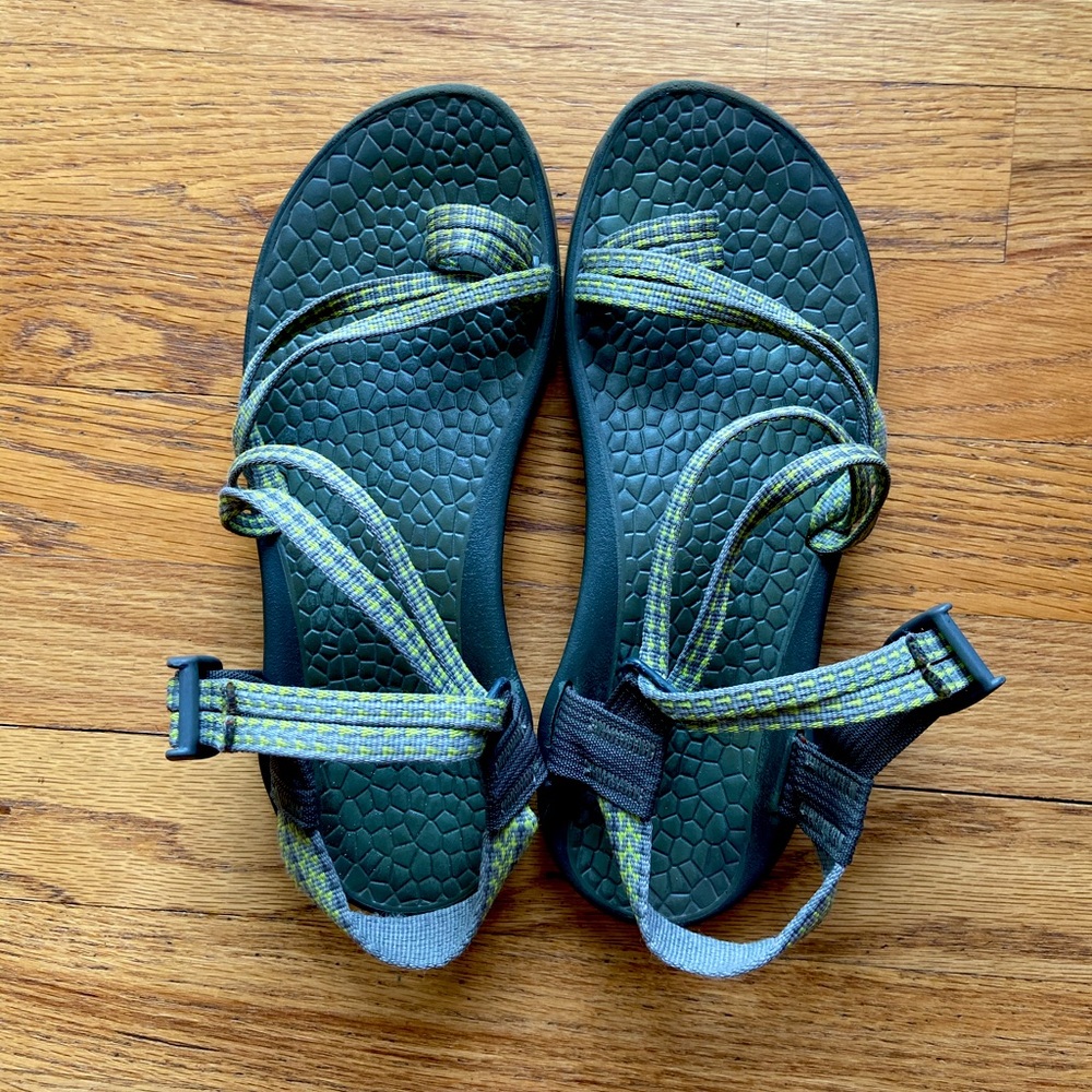 Chaco sandals green size 8